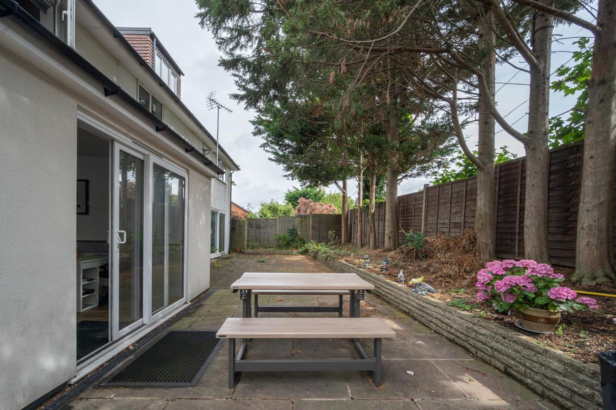 Flexistay Aparthotel Sutton Exterior foto